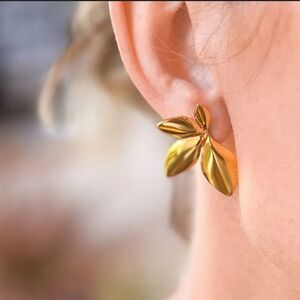 Bohemian leaf earrings A342
